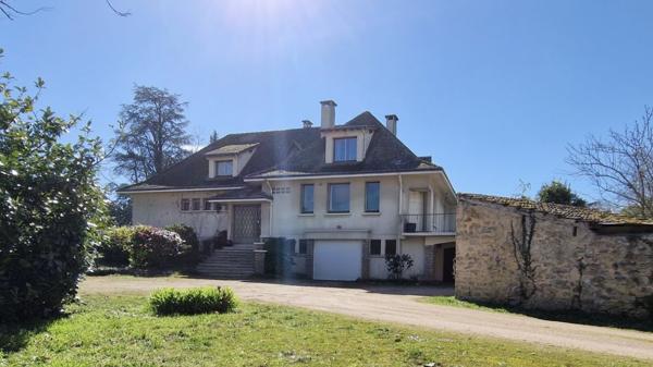 Maison 9 pièces - 319 m²