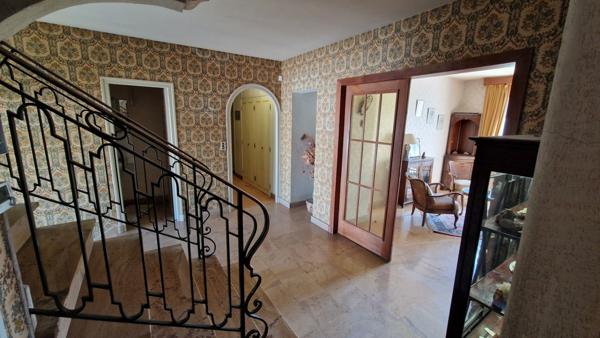 Maison 9 pièces - 319 m²