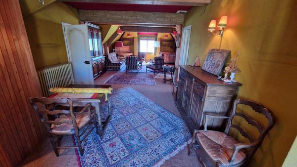 Maison 9 pièces - 319 m²