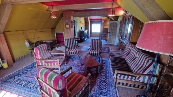 Maison 9 pièces - 319 m²