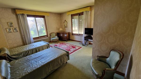 Maison 9 pièces - 319 m²