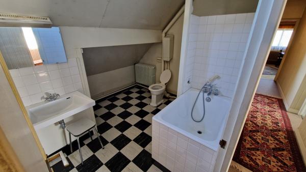 Maison 9 pièces - 319 m²