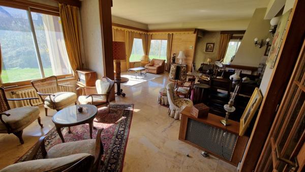 Maison 9 pièces - 319 m²