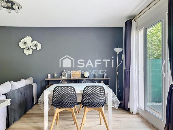 100 m2 , 4 chambres, 2 salle de douches, garage, terrasse, jardin