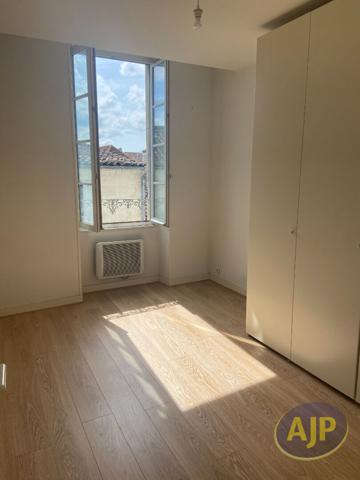 Location appartement Saintes : 780 € - AJP Immobilier Saintes