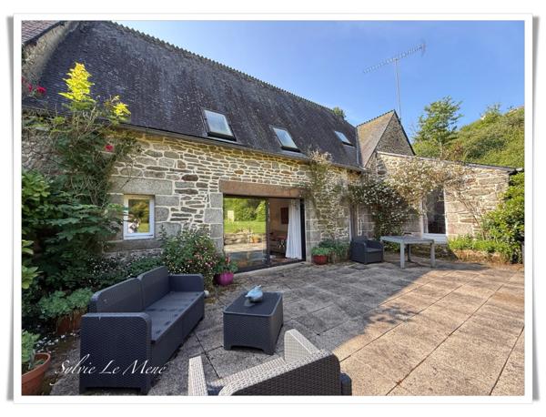 À vendre : Propriété d’exception en plein centre-ville de Pontivy – 5 chambres – Jardin clos – Aucun vis-à-vis