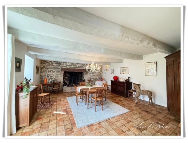 À vendre : Propriété d’exception en plein centre-ville de Pontivy – 5 chambres – Jardin clos – Aucun vis-à-vis