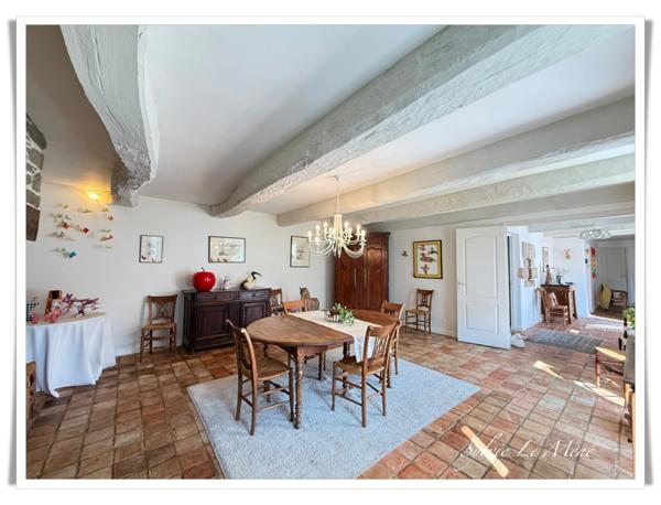 À vendre : Propriété d’exception en plein centre-ville de Pontivy – 5 chambres – Jardin clos – Aucun vis-à-vis