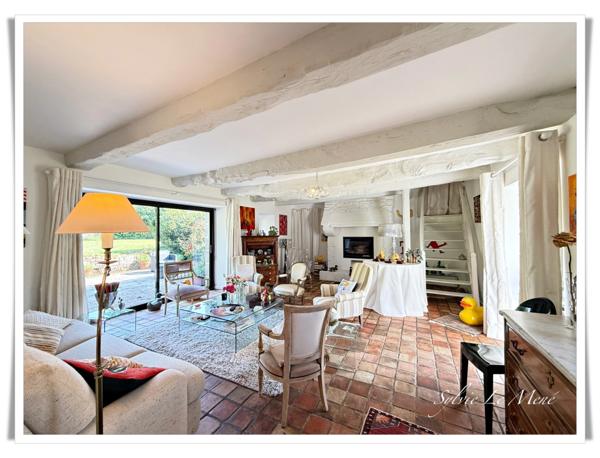 À vendre : Propriété d’exception en plein centre-ville de Pontivy – 5 chambres – Jardin clos – Aucun vis-à-vis