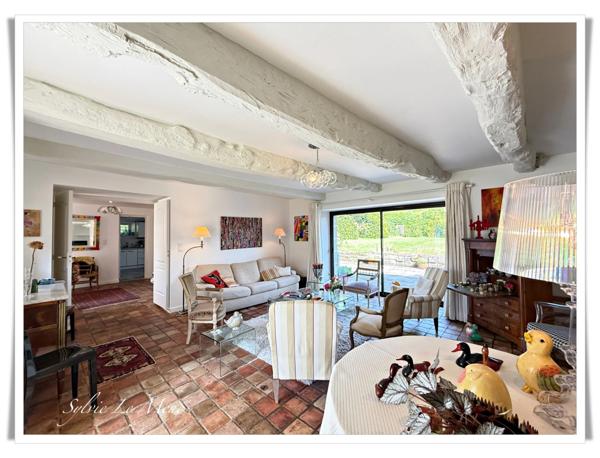 À vendre : Propriété d’exception en plein centre-ville de Pontivy – 5 chambres – Jardin clos – Aucun vis-à-vis