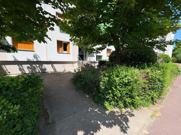 Appartement T3 + 2 CAVES + BOX FERME