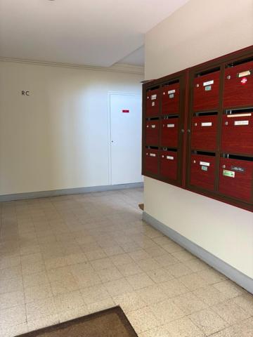 Appartement T3 + 2 CAVES + BOX FERME