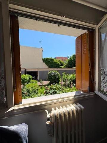Appartement T3 + 2 CAVES + BOX FERME