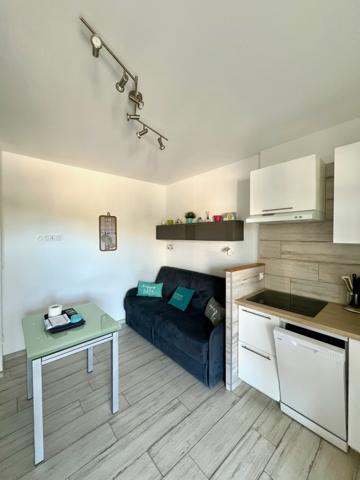 Studio
                                                                                                                                                                                                                                                                                                                        1 pièce(s)                                                                                                                                                                                                          1 chambre(s)                                                                                                                                                                                                          20.02  m²