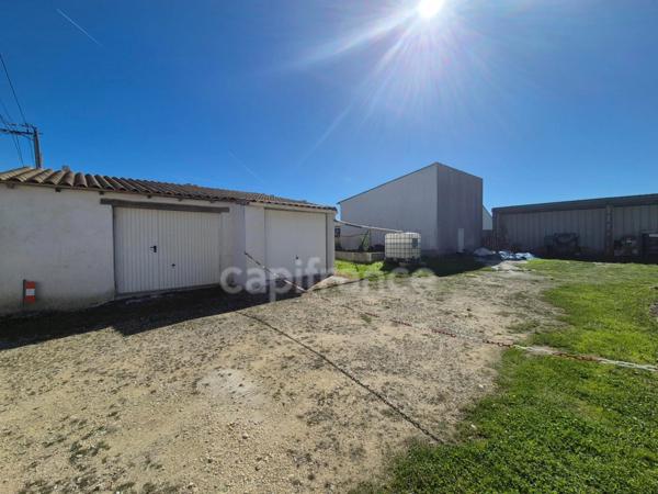 Hangars/Garages à vendre MEURSAC (17)