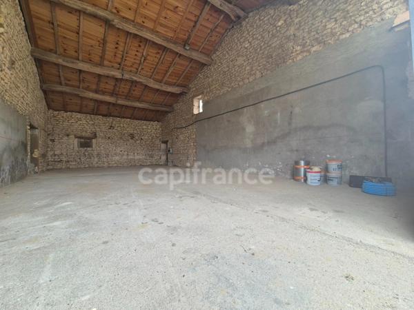 Hangars/Garages à vendre MEURSAC (17)