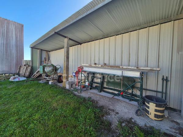 Hangars/Garages à vendre MEURSAC (17)