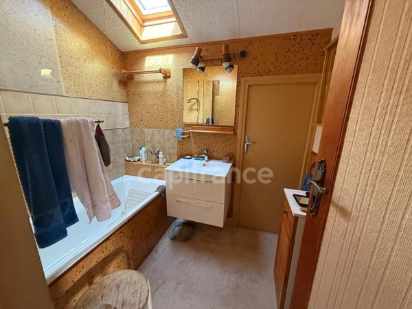 Maison à vendre 8 pièces UZER (65)