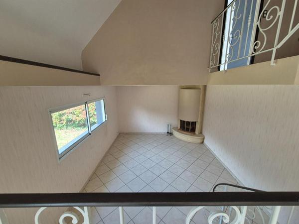 TRES BELLE MAISON ARCHITECTURALE de 180 m2 - 7 pièces-  dans le Morbihan (10 min de Lorient - 5 min de Lanester)