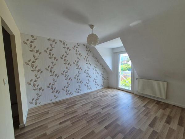 TRES BELLE MAISON ARCHITECTURALE de 180 m2 - 7 pièces-  dans le Morbihan (10 min de Lorient - 5 min de Lanester)