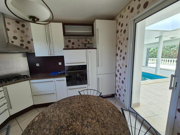 TRES BELLE MAISON ARCHITECTURALE de 180 m2 - 7 pièces-  dans le Morbihan (10 min de Lorient - 5 min de Lanester)