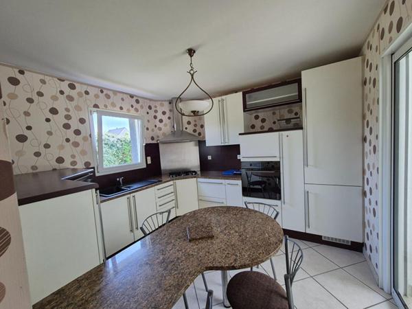 TRES BELLE MAISON ARCHITECTURALE de 180 m2 - 7 pièces-  dans le Morbihan (10 min de Lorient - 5 min de Lanester)