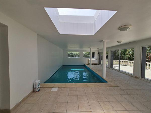 TRES BELLE MAISON ARCHITECTURALE de 180 m2 - 7 pièces-  dans le Morbihan (10 min de Lorient - 5 min de Lanester)