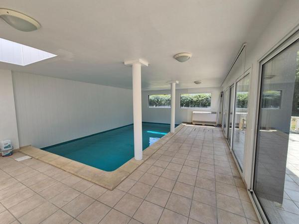 TRES BELLE MAISON ARCHITECTURALE de 180 m2 - 7 pièces-  dans le Morbihan (10 min de Lorient - 5 min de Lanester)