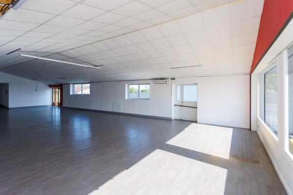 Local Commercial / Artisanal 475 m2 à vendre DIGOIN (71), accès direct RCEA et A 89 à 3 min
