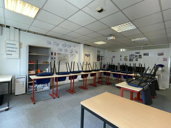 A LOUER - LE HAVRE - PROCHE GARE - BUREAUX - 219,96 m² - PMR