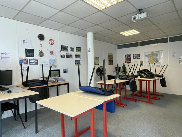 A LOUER - LE HAVRE - PROCHE GARE - BUREAUX - 219,96 m² - PMR