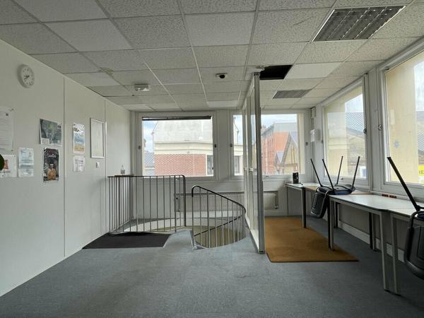 A LOUER - LE HAVRE - PROCHE GARE - BUREAUX - 219,96 m² - PMR