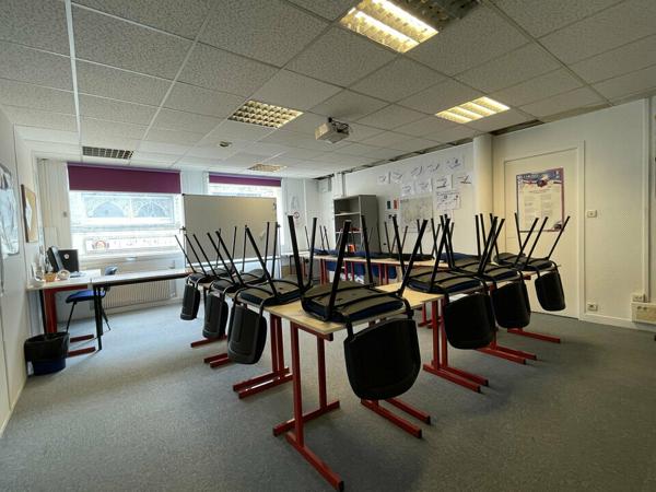 A LOUER - LE HAVRE - PROCHE GARE - BUREAUX - 219,96 m² - PMR