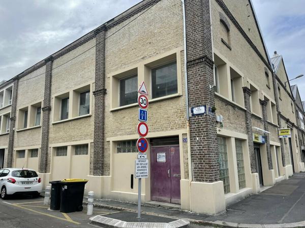 A LOUER - LE HAVRE - PROCHE GARE - BUREAUX - 219,96 m² - PMR