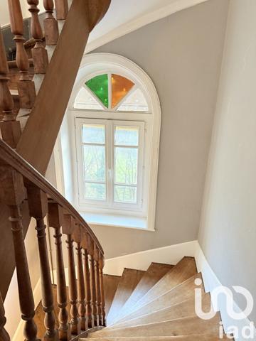 Maison traditionnelle 10 pièces de 207 m² à Tassin-la-Demi-Lune (69160)