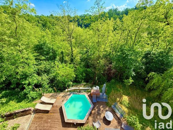 Maison traditionnelle 10 pièces de 207 m² à Tassin-la-Demi-Lune (69160)