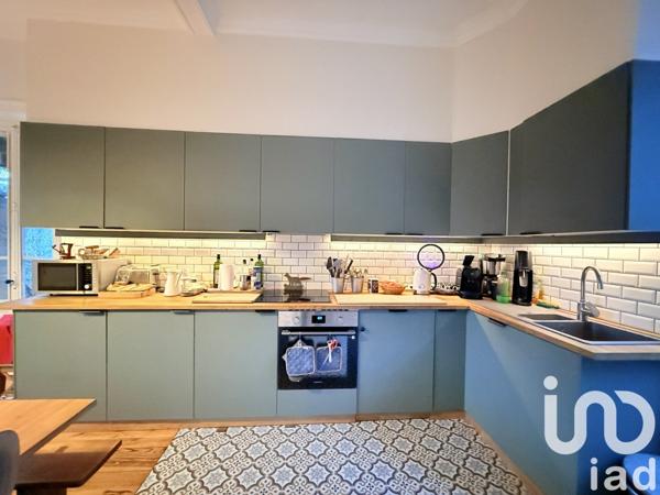 Maison traditionnelle 10 pièces de 207 m² à Tassin-la-Demi-Lune (69160)