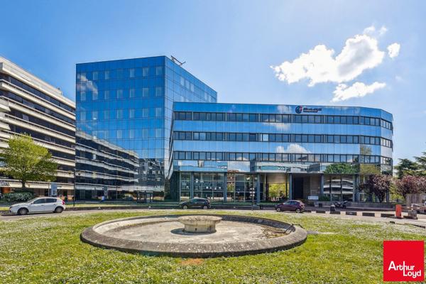Bureaux à louer rénovés à Cergy proche RER A et centre commercial