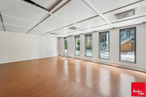 Bureaux à louer rénovés à Cergy proche RER A et centre commercial