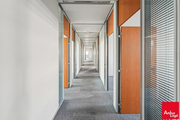 Bureaux à louer rénovés à Cergy proche RER A et centre commercial