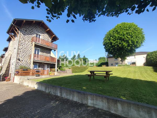 Lot de 2 Immeubles à Aydat