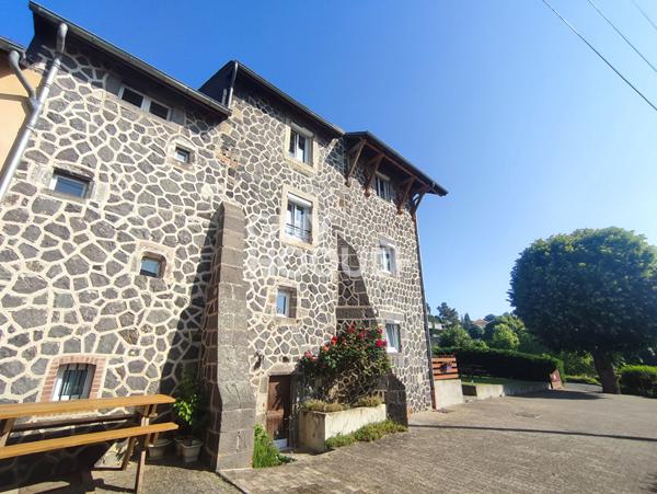 Lot de 2 Immeubles à Aydat