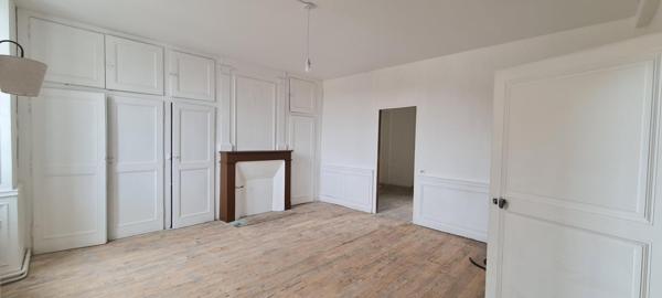 Belle propriété en bordure de rivière