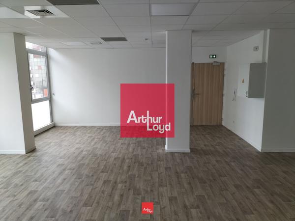 Location bureaux lumineux avec parkings privatifs à Grenoble Europole