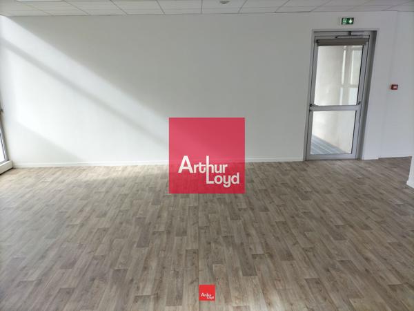 Location bureaux lumineux avec parkings privatifs à Grenoble Europole