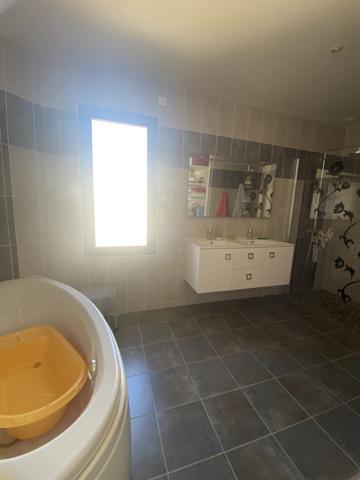 Challans (85300) CHALLANS - MAISON 4 CHAMBRES AVEC GARAGE