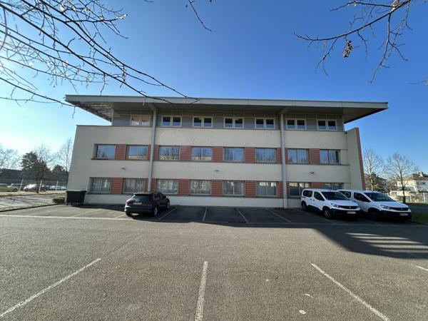 BUREAUX à LOUER de 1249 m²