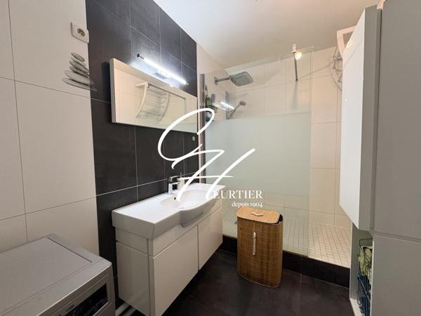 Appartement 3 pièces avec balcon et garage – Voiron centre-ville