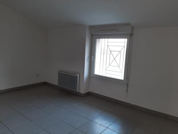 T2 COMMUNAY , Communay
