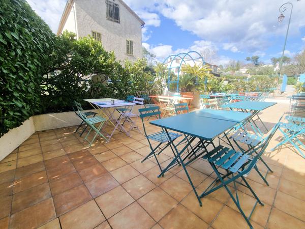 Local Commercial 6 pièces - 180 m²